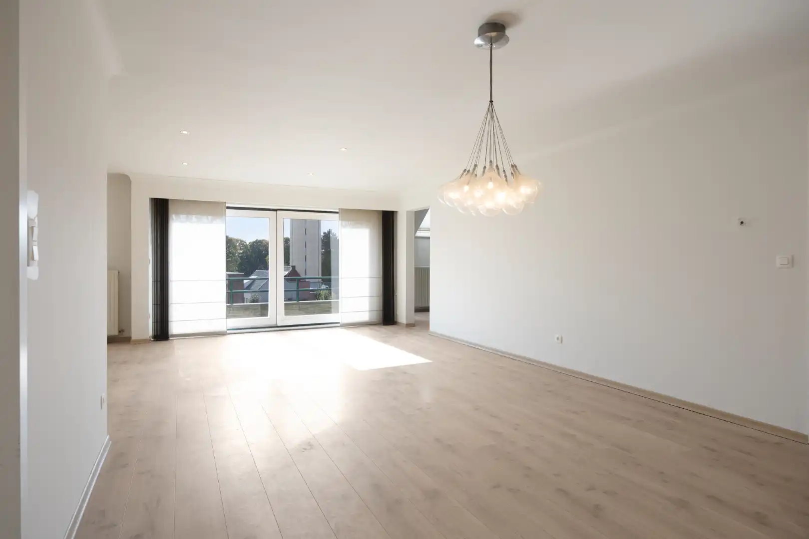  Ruim gerenoveerd appartement met 3 slpks en ruime zolderverdieping nabij het centrum foto 8