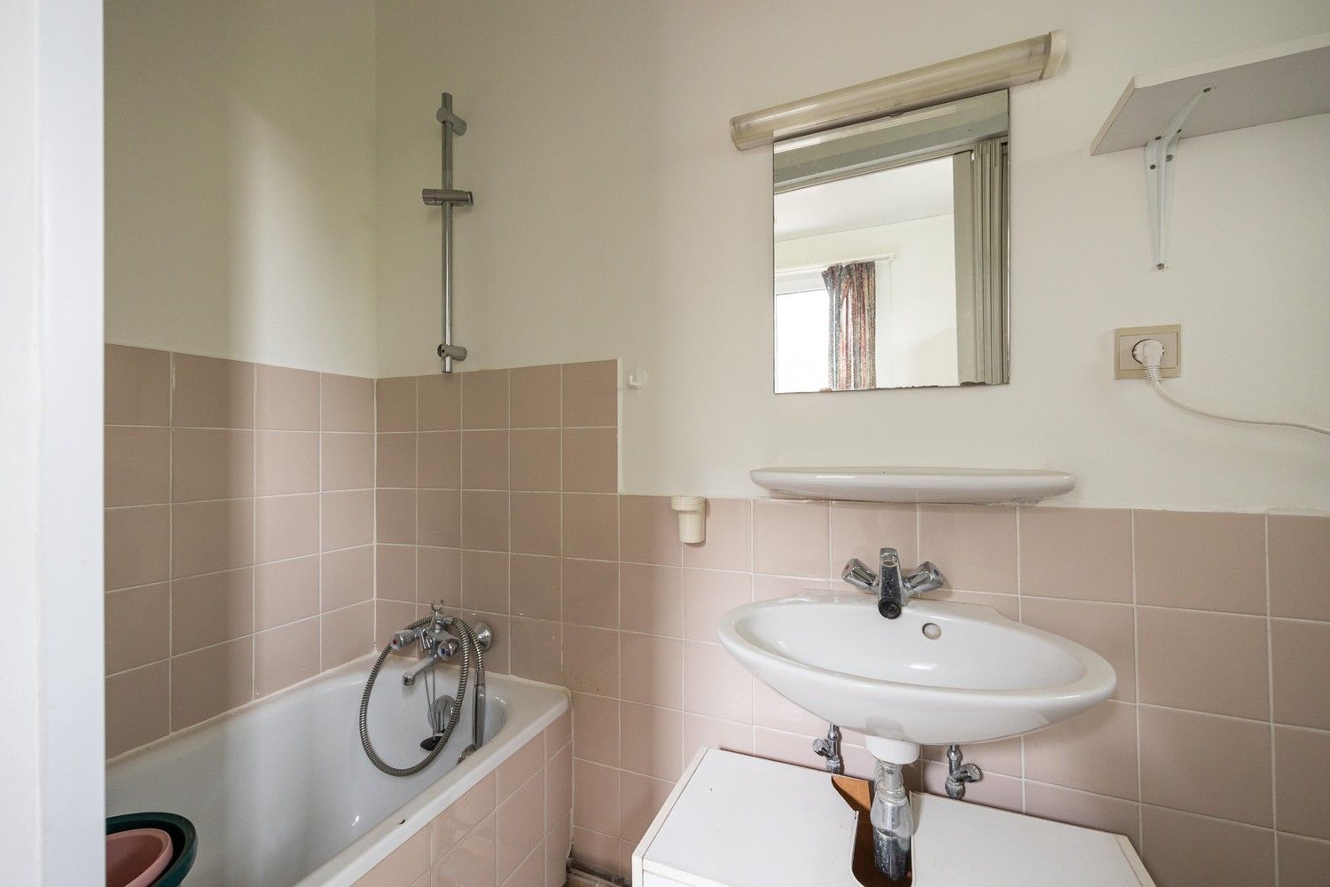Te renoveren opbrengsteigendom met 3 éénslaapkamerappartementen nabij het Boekenbergpark foto 14