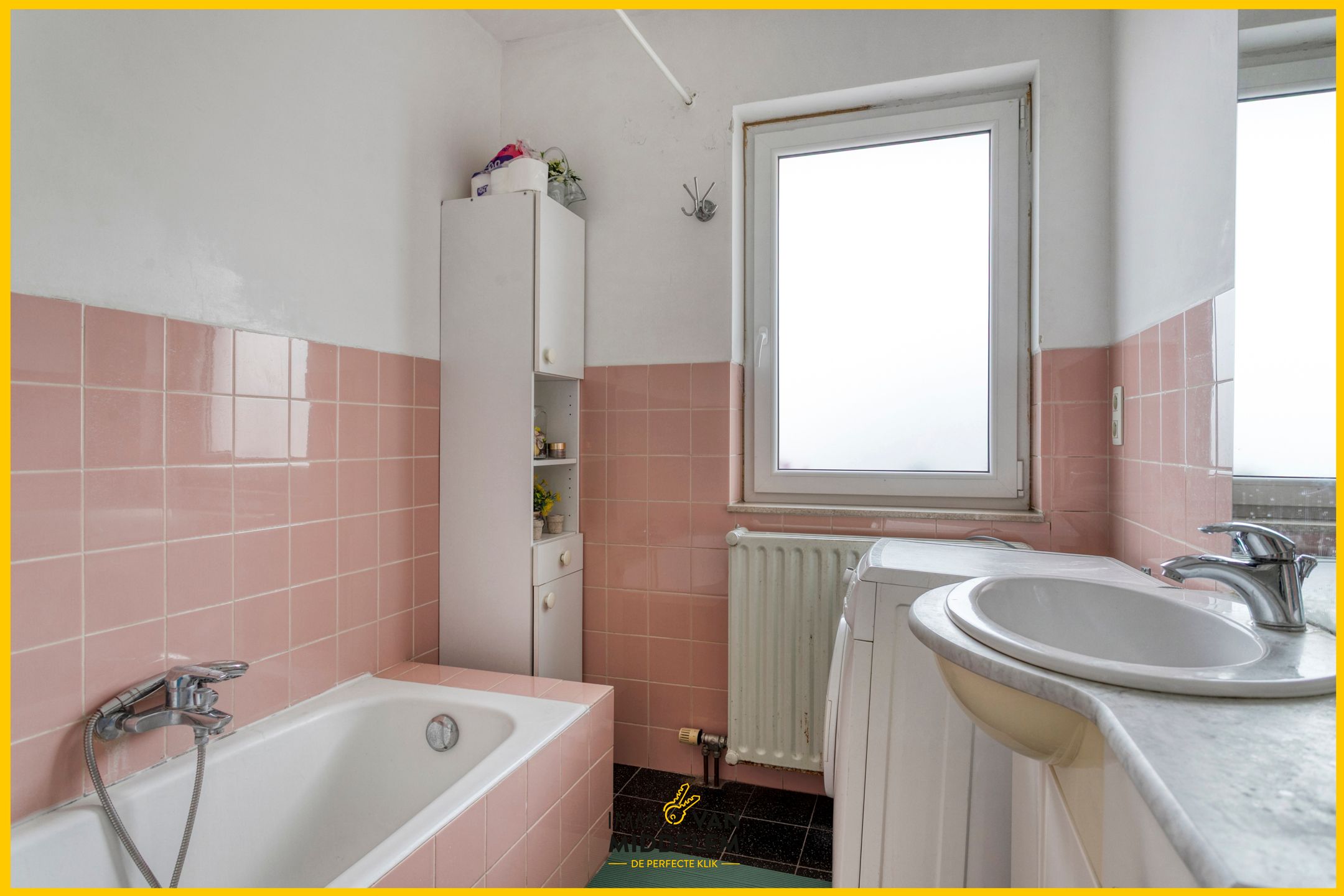 LICHTRIJK 2-KAMER APPARTEMENT MET 2 AUTOSTAANPLAATSEN foto 7