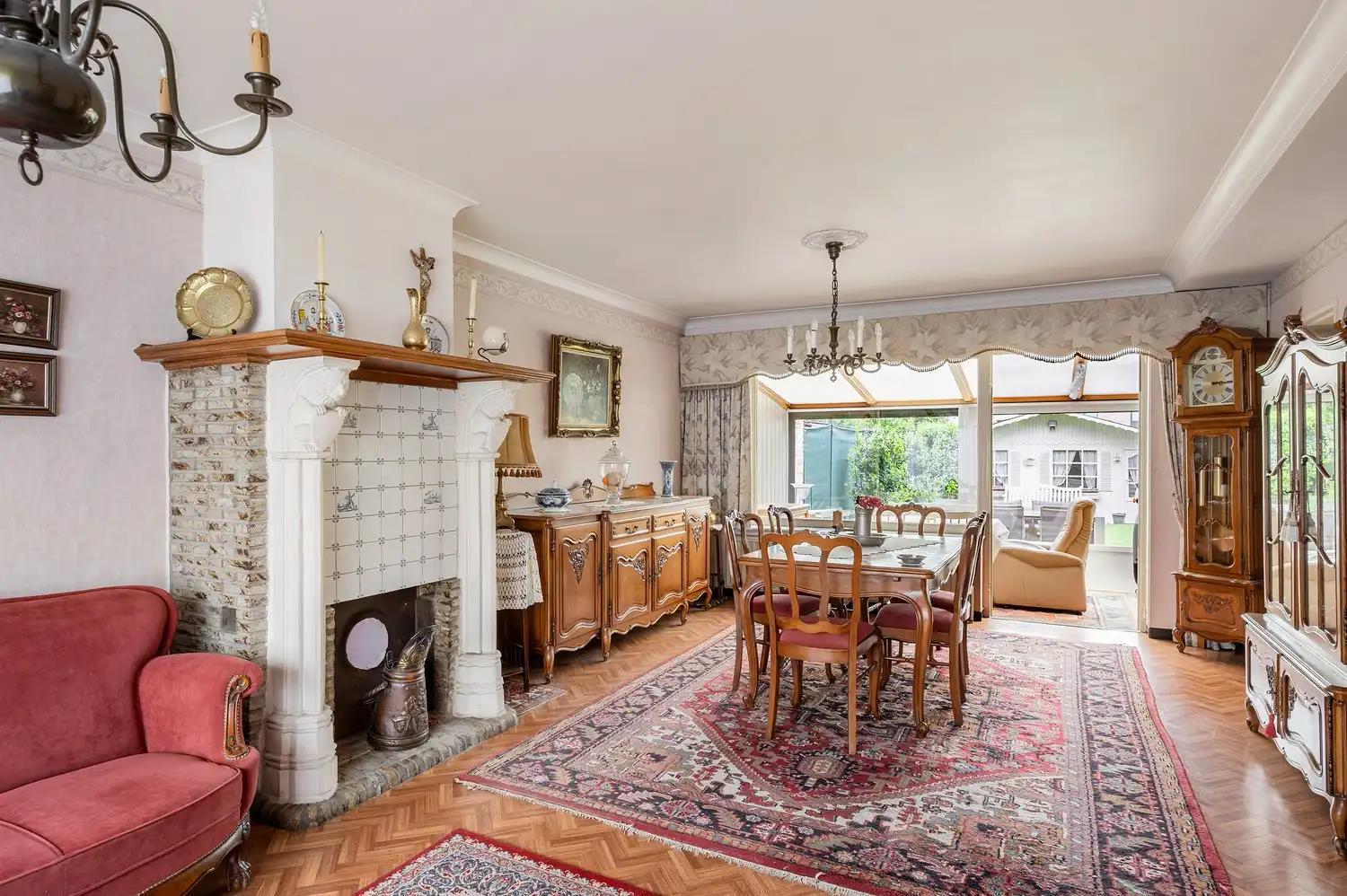 Charmante gezinswoning met 3 slaapkamers, veranda en tuin. foto 6
