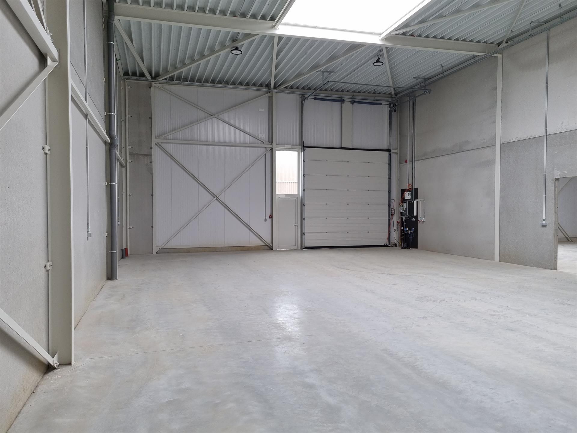 Te huur: KMO-unit van 207m² in Lummen foto 2
