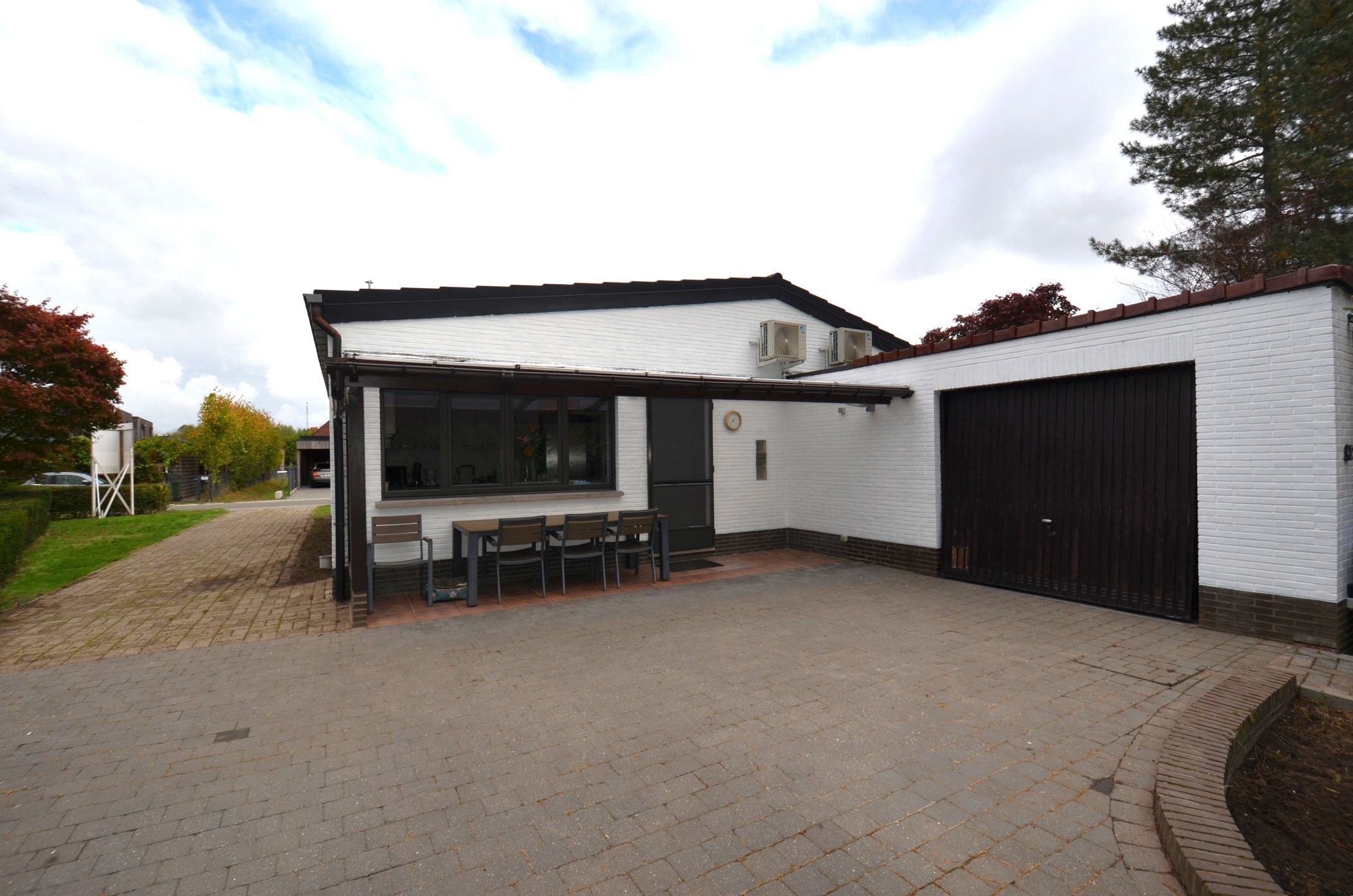 Laagbouwwoning in een doodlopende straat foto 16