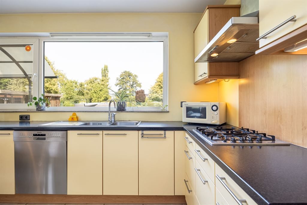 Vrijstaande woning in rustige woonbuurt foto 9