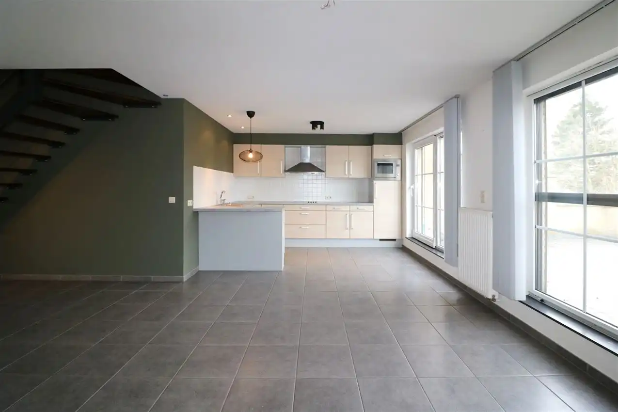 Duplex met groot terras, twee slpk en afgesloten garage foto 8