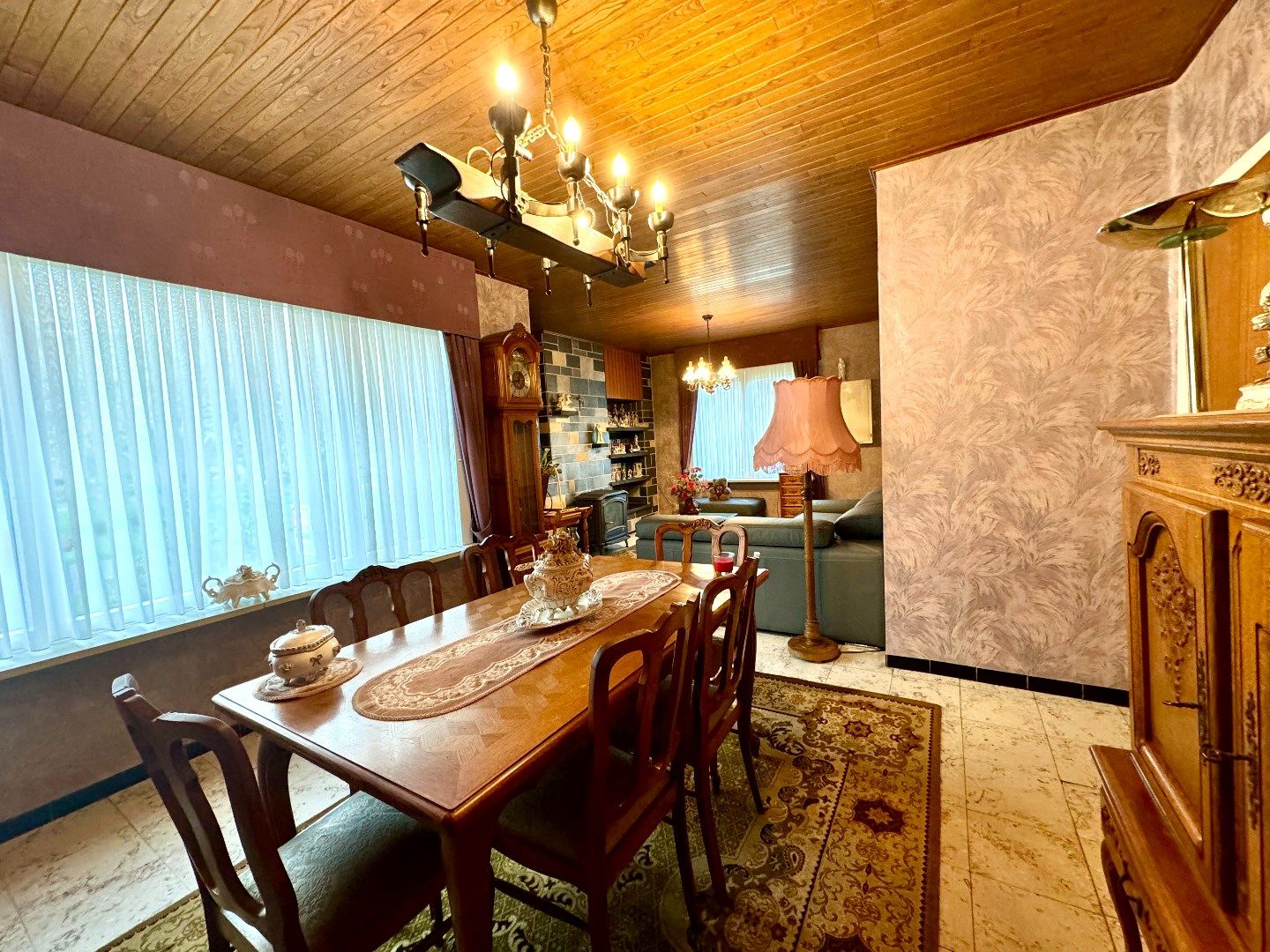 TE RENOVEREN WONING MET 4 SLPKS, TUIN EN DUBBELE GARAGE foto 10
