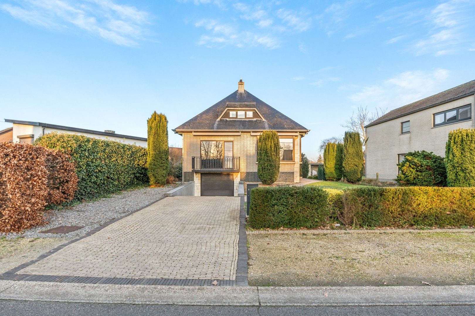 Charmante, instapklare woning met 4 slaapkamers in Zonhoven foto {{pictureIndex}}