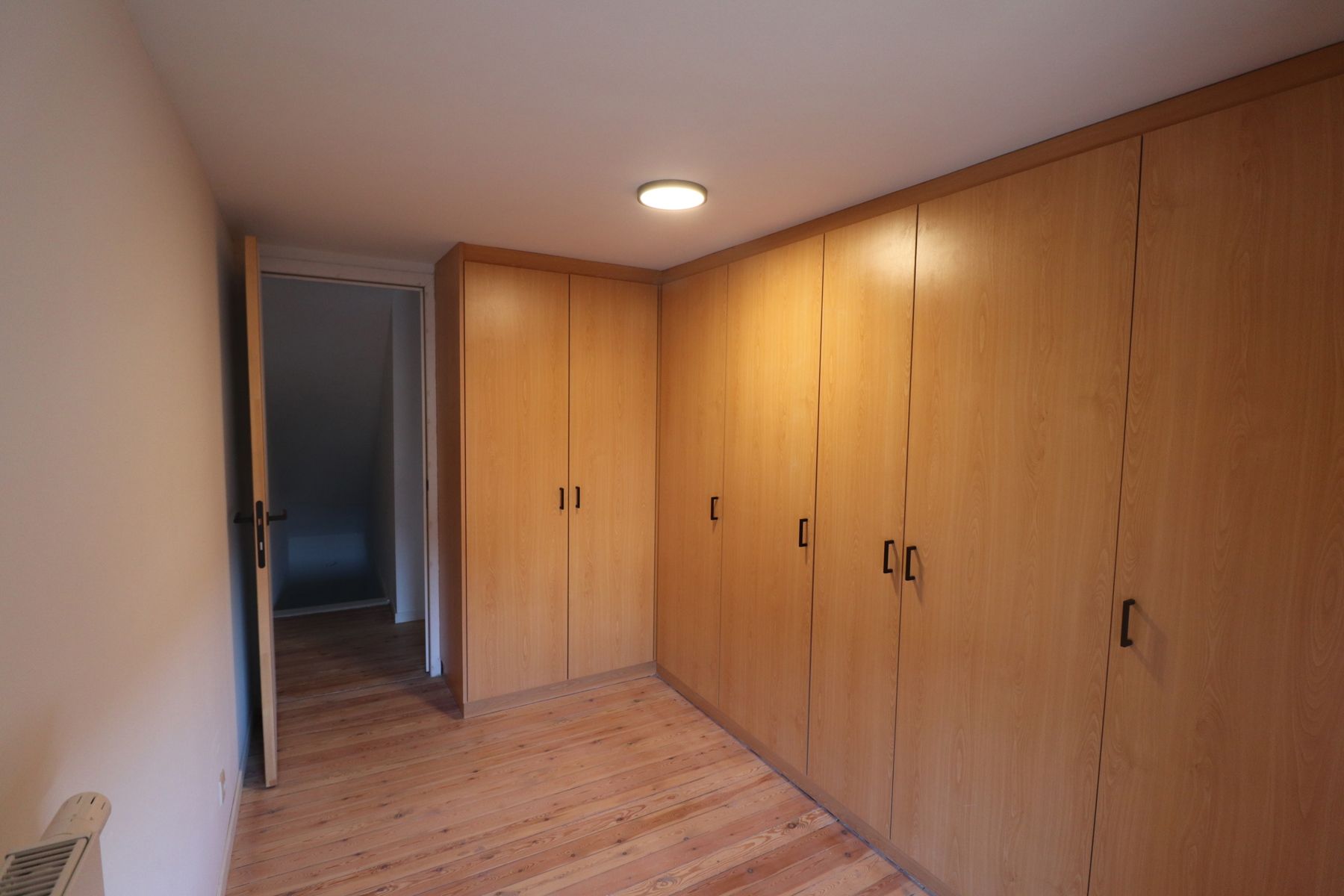 Een gerenoveerde woning met 3 slaapkamers en tuin.  foto 14