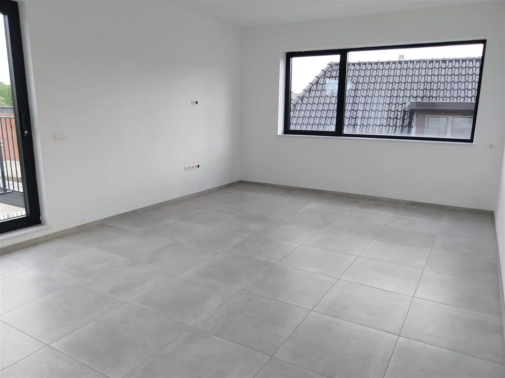 TE HUUR: Recent appartement met 2 slaapkamers te Wellen! foto 3