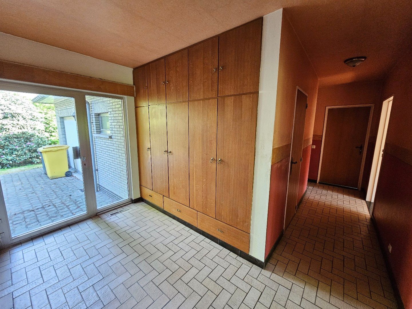 Villa op 10a 75ca in rustige woonwijk te  Schiplaken. foto 10
