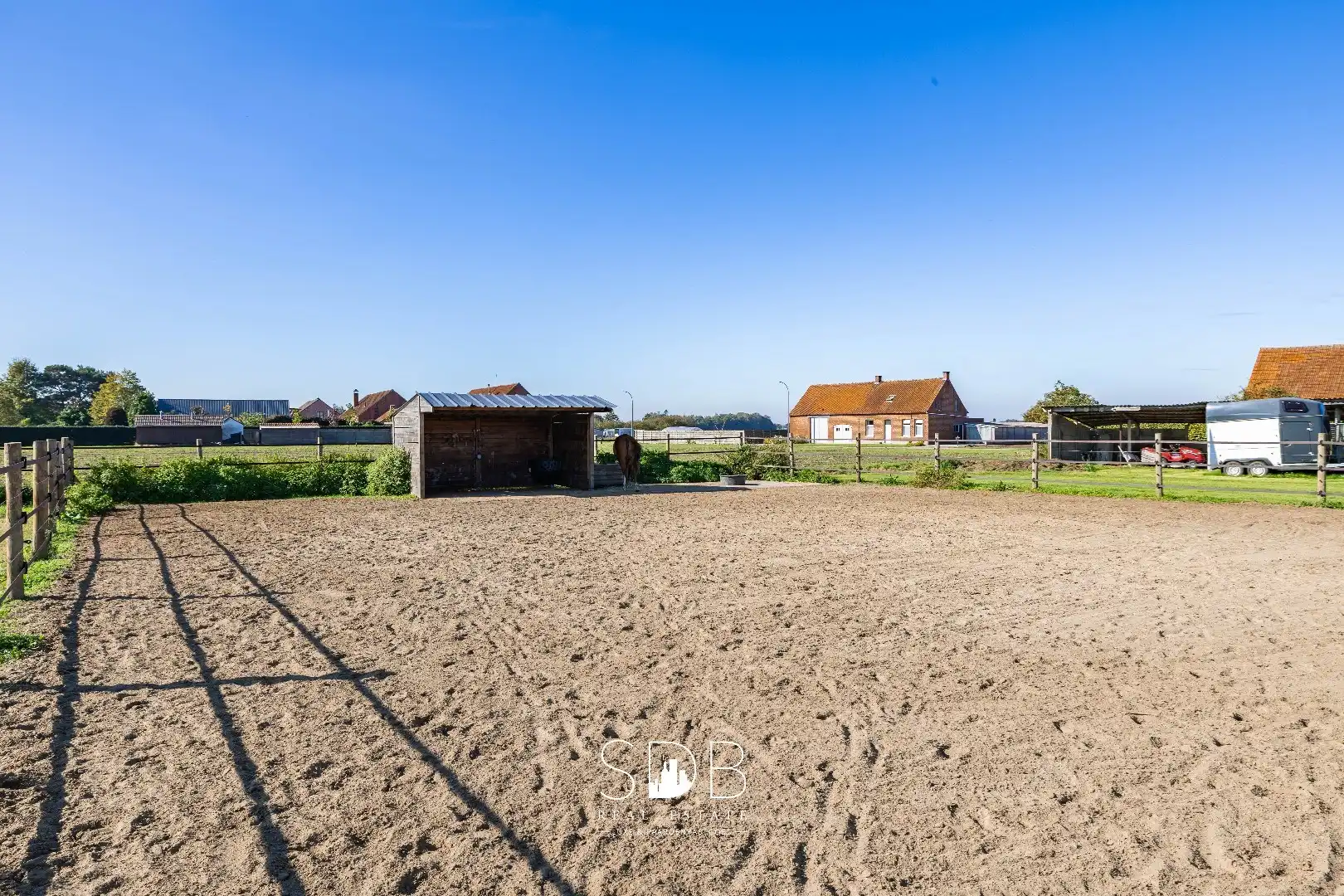 Hedendaagse woning met hippische accommodatie op 17.782m² foto 34