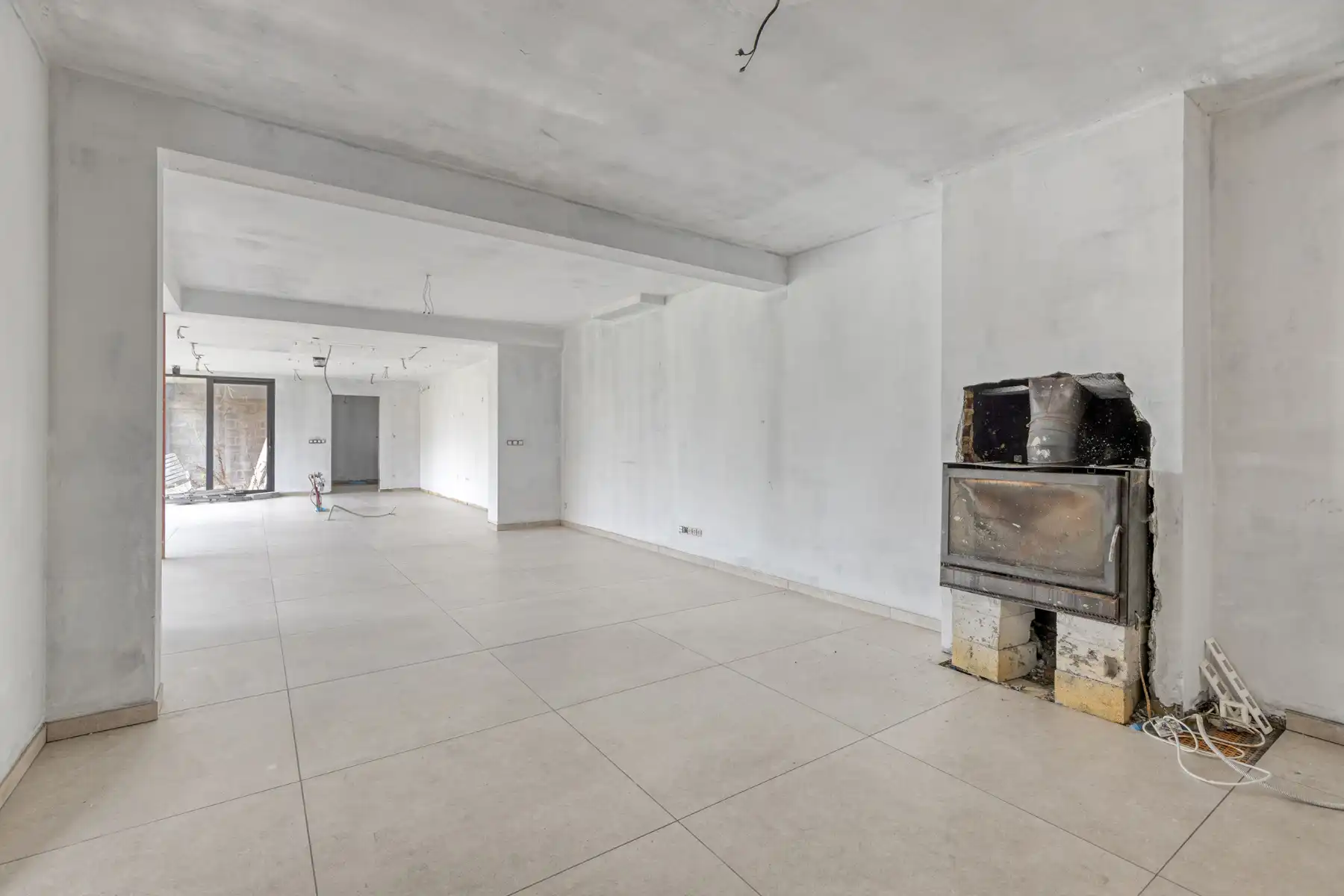 Ruime verder af te werken 2-gevel met 4 slaapkamers foto 6