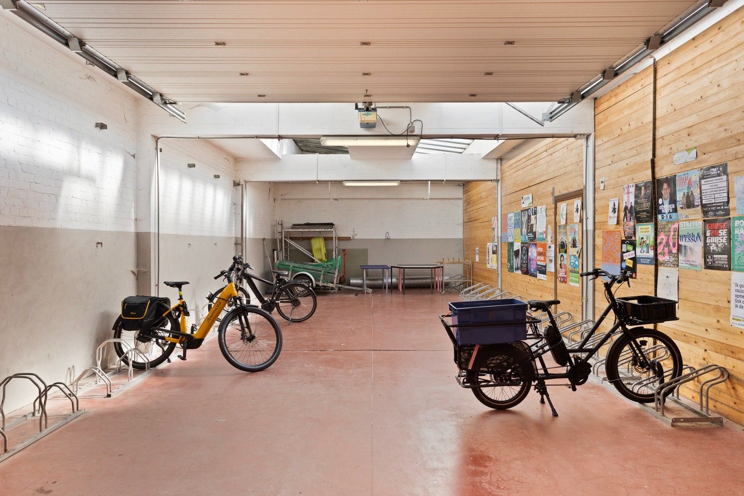 Ruime gezinswoning met achterliggend magazijn en garages te Mortsel foto 48