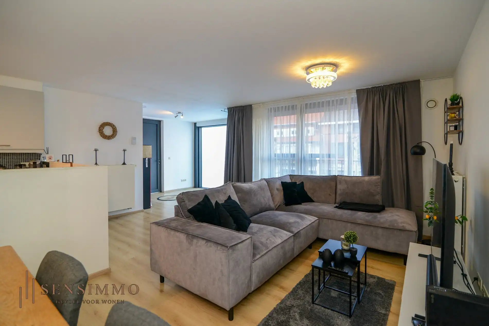 Instapklaar 2-slaapkamerappartement met dubbele terras in hartje Eisden foto 7
