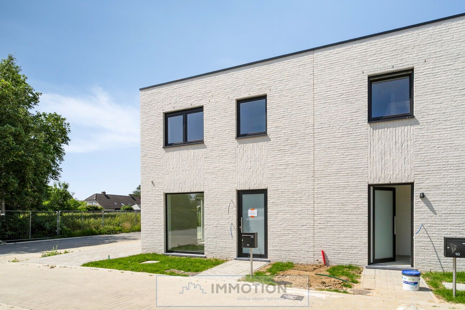 Instapklare nieuwbouwwoning in Kuurne met 3 slaapkamers en carport foto 2