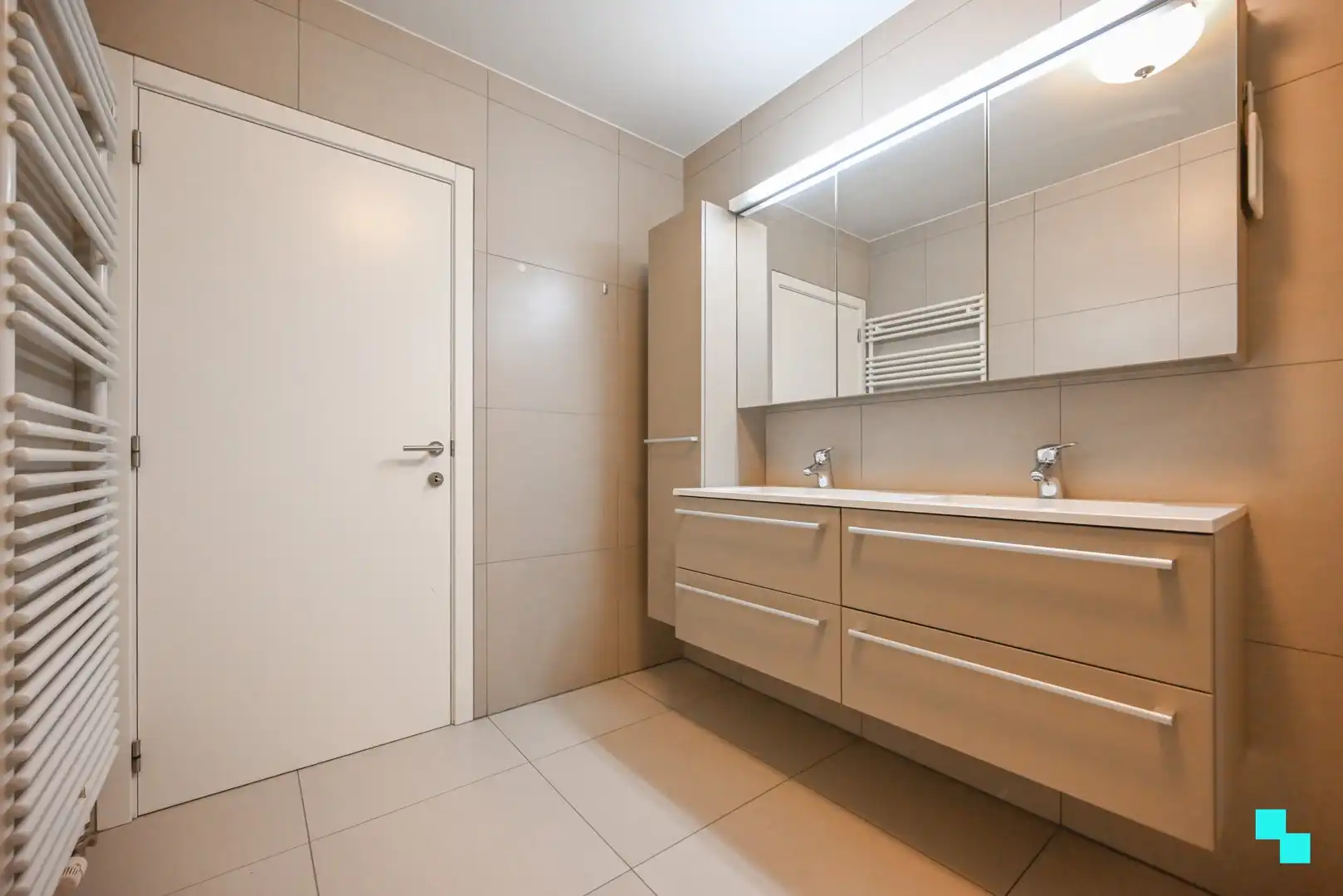 Riant 3-slaapkamerappartement met zicht op de vaart te Izegem foto 17