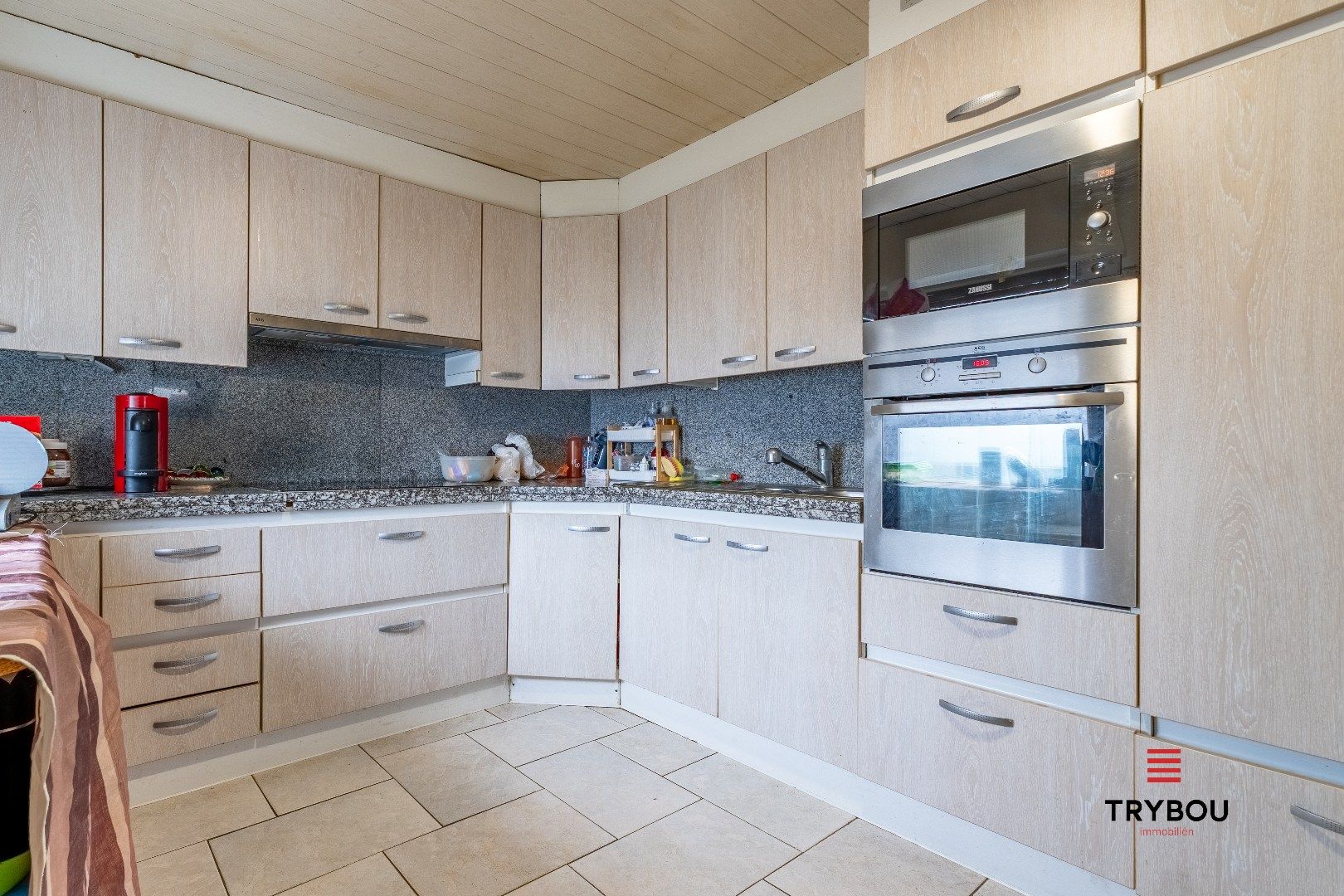🏡 Gezinswoning met 4 slaapkamers, ruime tuin en garage in Zarren foto 8