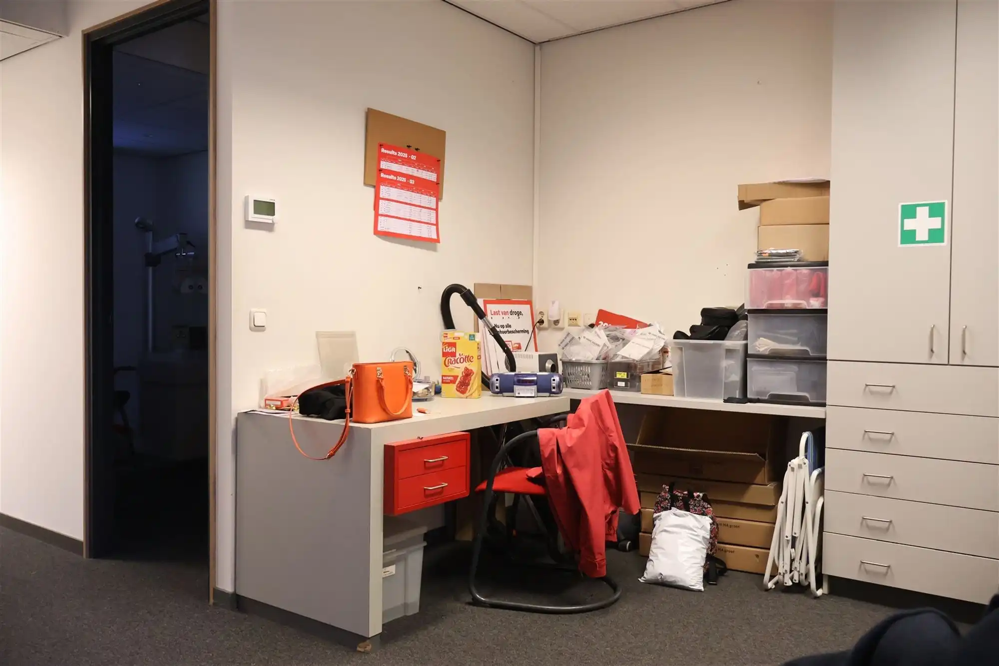 Opbrengsteigendom - handelshuis met te renoveren duplex + tuin + atelier foto 13