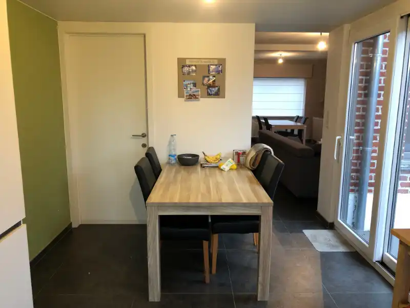 Volledig gerenoveerde woning met 3 slaapkamers en ruime privé-tuin. foto 5