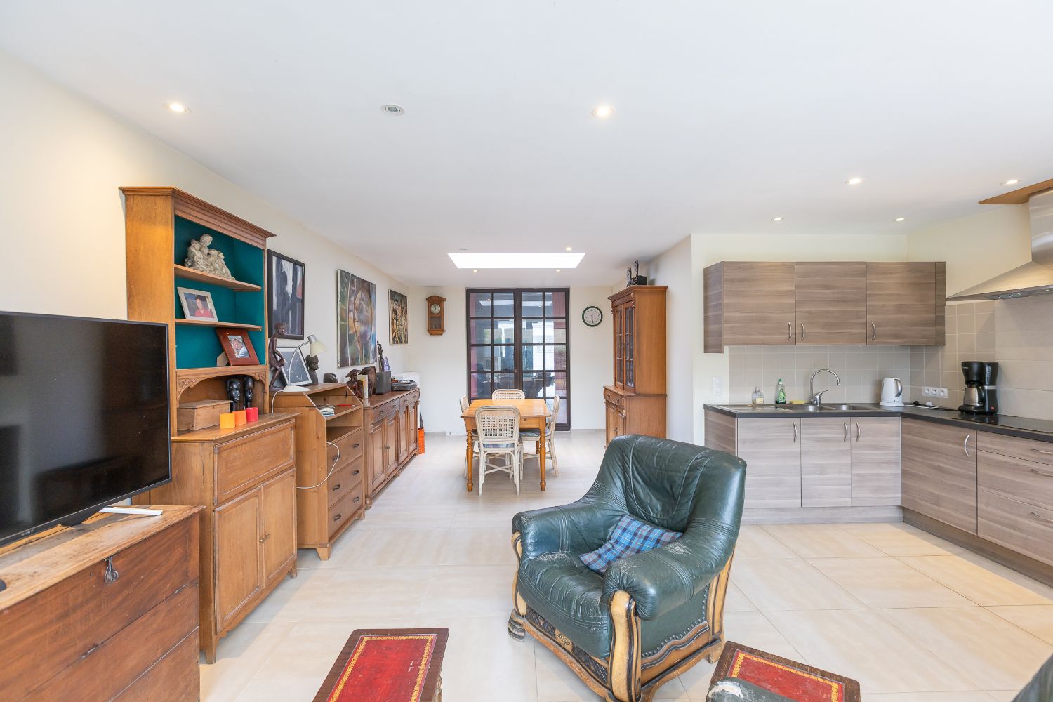 Ruime te renoveren woning met zonnige tuin en tal van mogelijkheden. foto 2