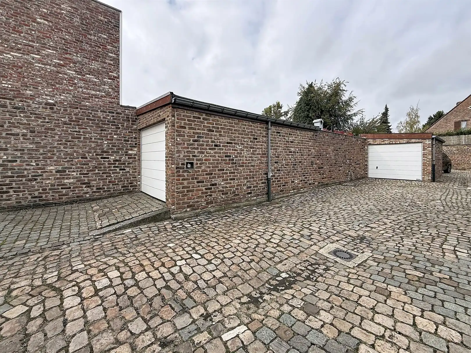 Instapklare stadswoning, tuin, 2 garages, 3a 17ca foto 3