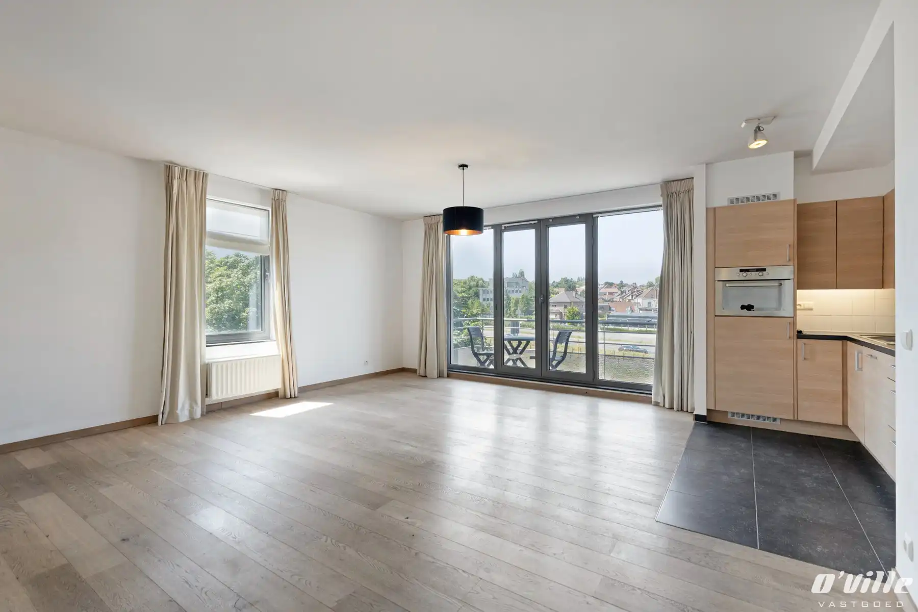Modern stijlvol appartement strategisch gelegen op 5 km van de NATO foto 6