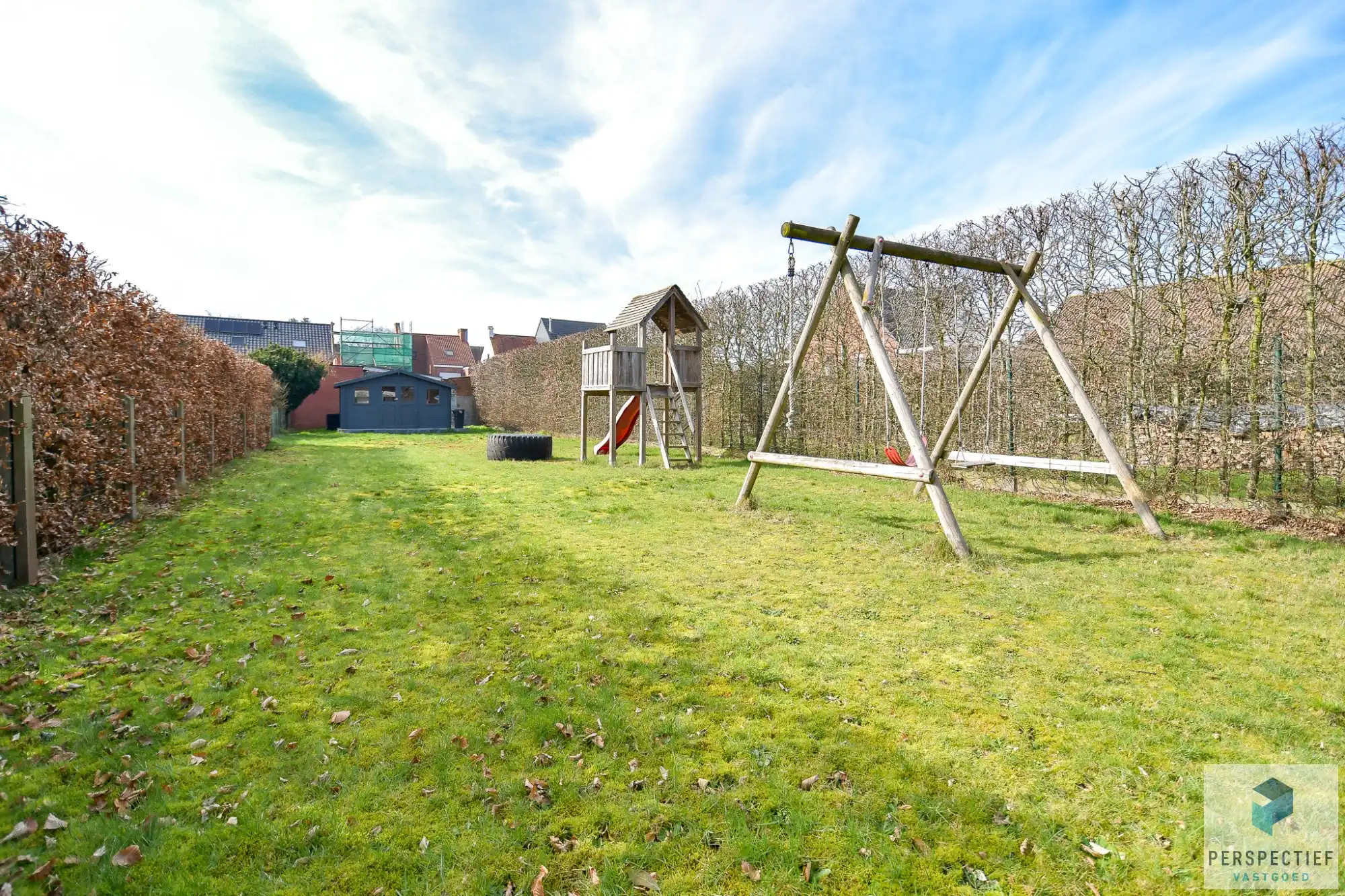 Ruime gerenoveerde woning met 4 slpk, grote tuin en garage foto 30
