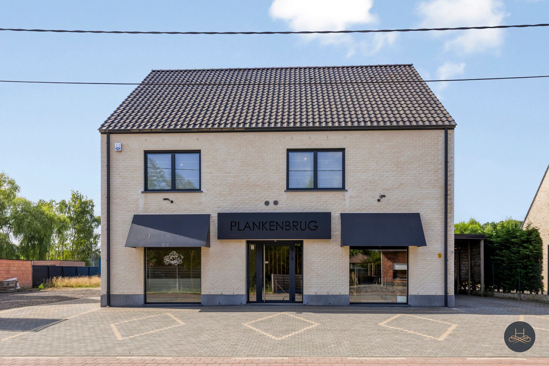 Hyperuitgeruste woning & broodjeszaak te Begijnendijk foto {{pictureIndex}}