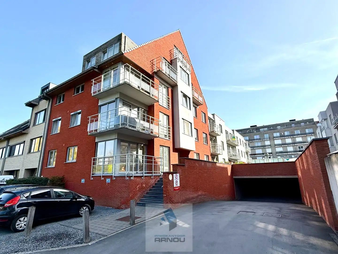 Appartement met 1 slaapkamer, balkon en autostandplaats foto {{pictureIndex}}