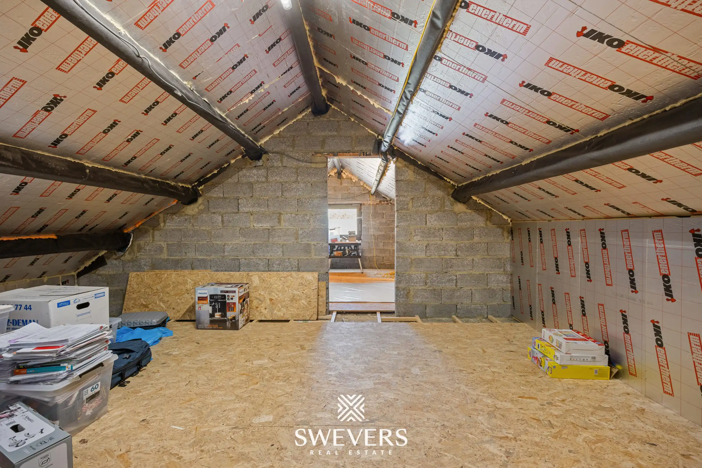 Ruime woning met magazijn in KMO-zone te Tongeren foto 14