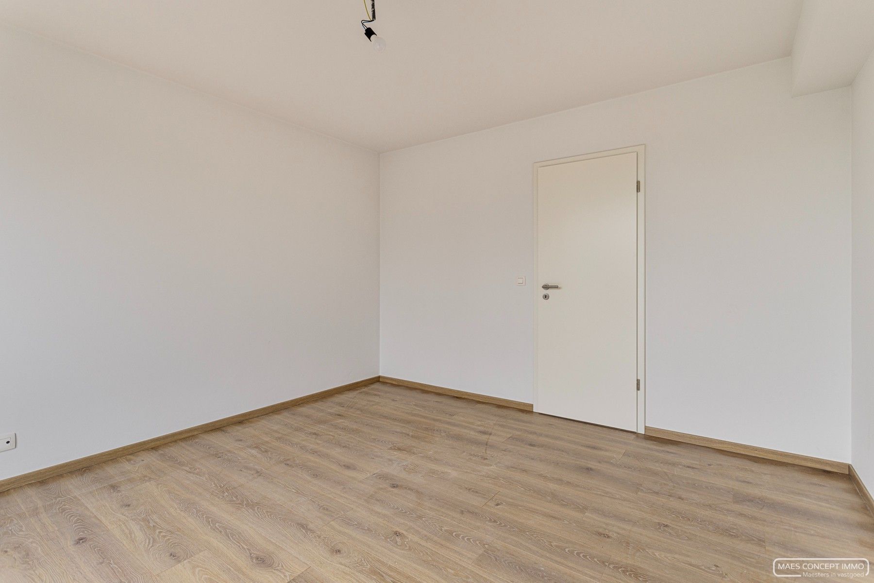 Nieuwbouwwoning te koop in centrum Outrijve foto 9