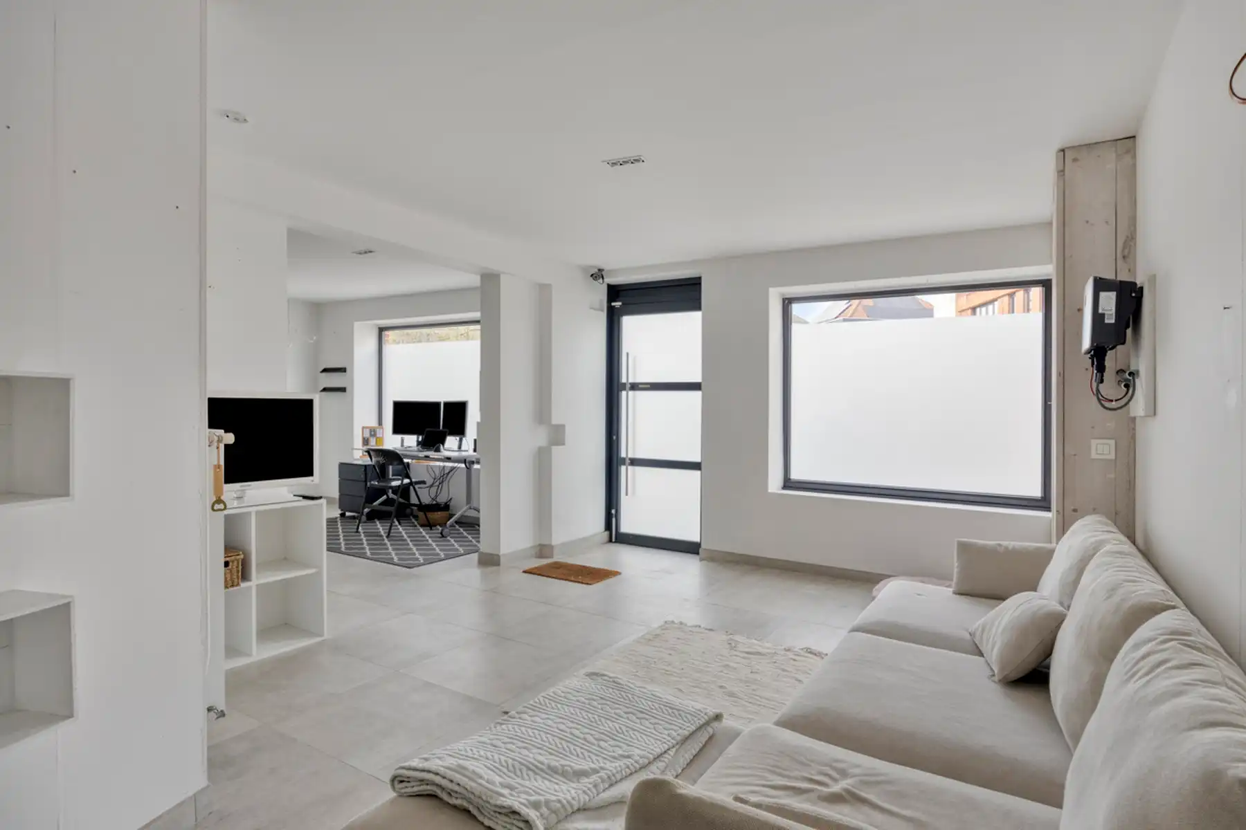 Instapklare, energiezuinige woning met commerciële mogelijkheden op topligging in Merchtem! foto 3