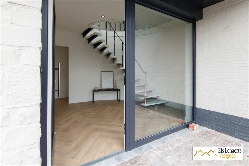 Prachtig gerenoveerde woning op topligging! foto 2