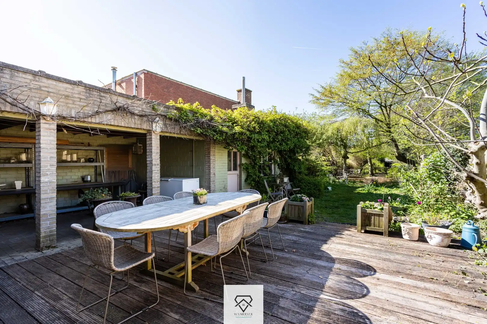 Gezinswoning met tuin en veel potentieel in het gegeerde Oostakker foto 4