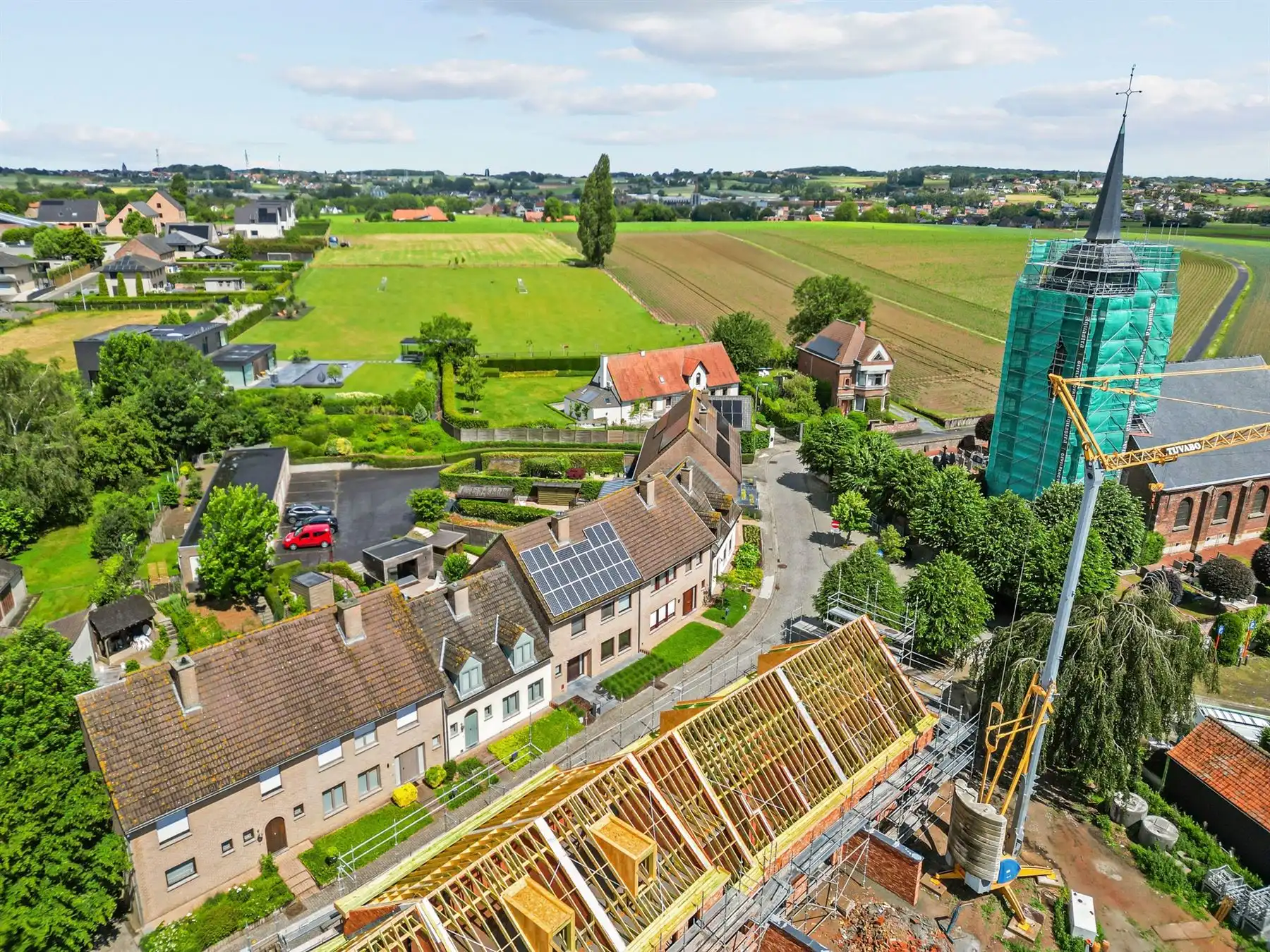 Verzorgde woning met 4 slaapkamers en afgewerkte zolderruimte foto 10