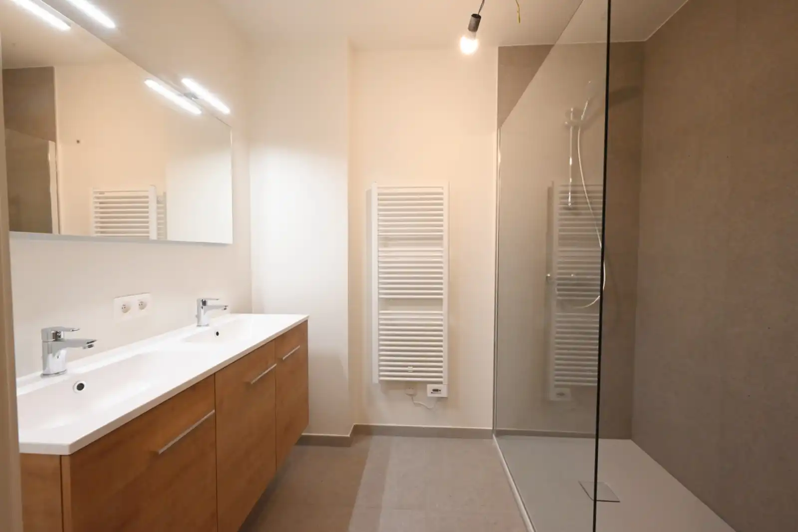 Nieuwbouwappartement te huur in het hartje van Ardooie! foto 5