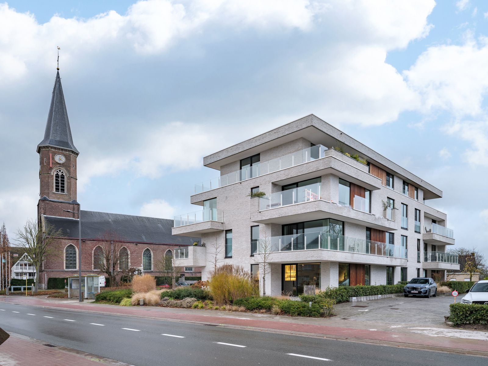 High-end, energiezuinig kantoor met ruime parkeerplaats foto 2