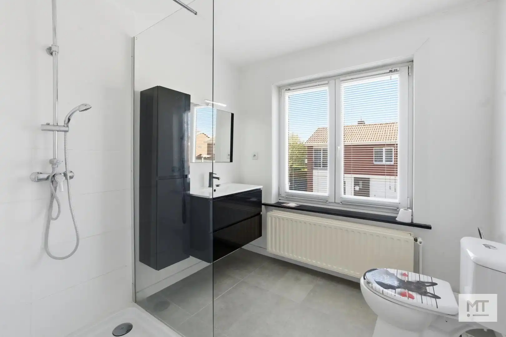 Instapklare, energiezuinige woning met 3 slaapkamers, tuin en garage te koop in een rustige wijk te Zonnebeke foto 12
