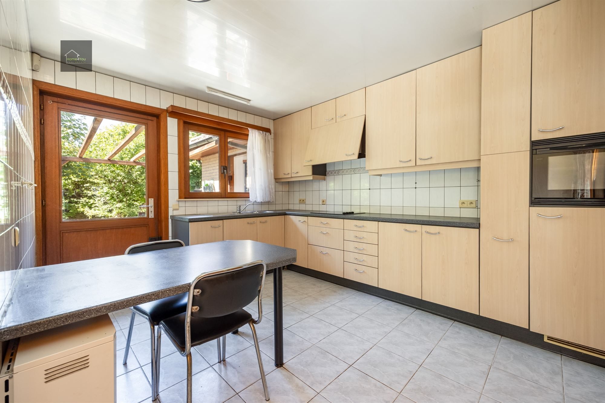 Te renoveren laagbouwvilla met private tuin en garage foto 5