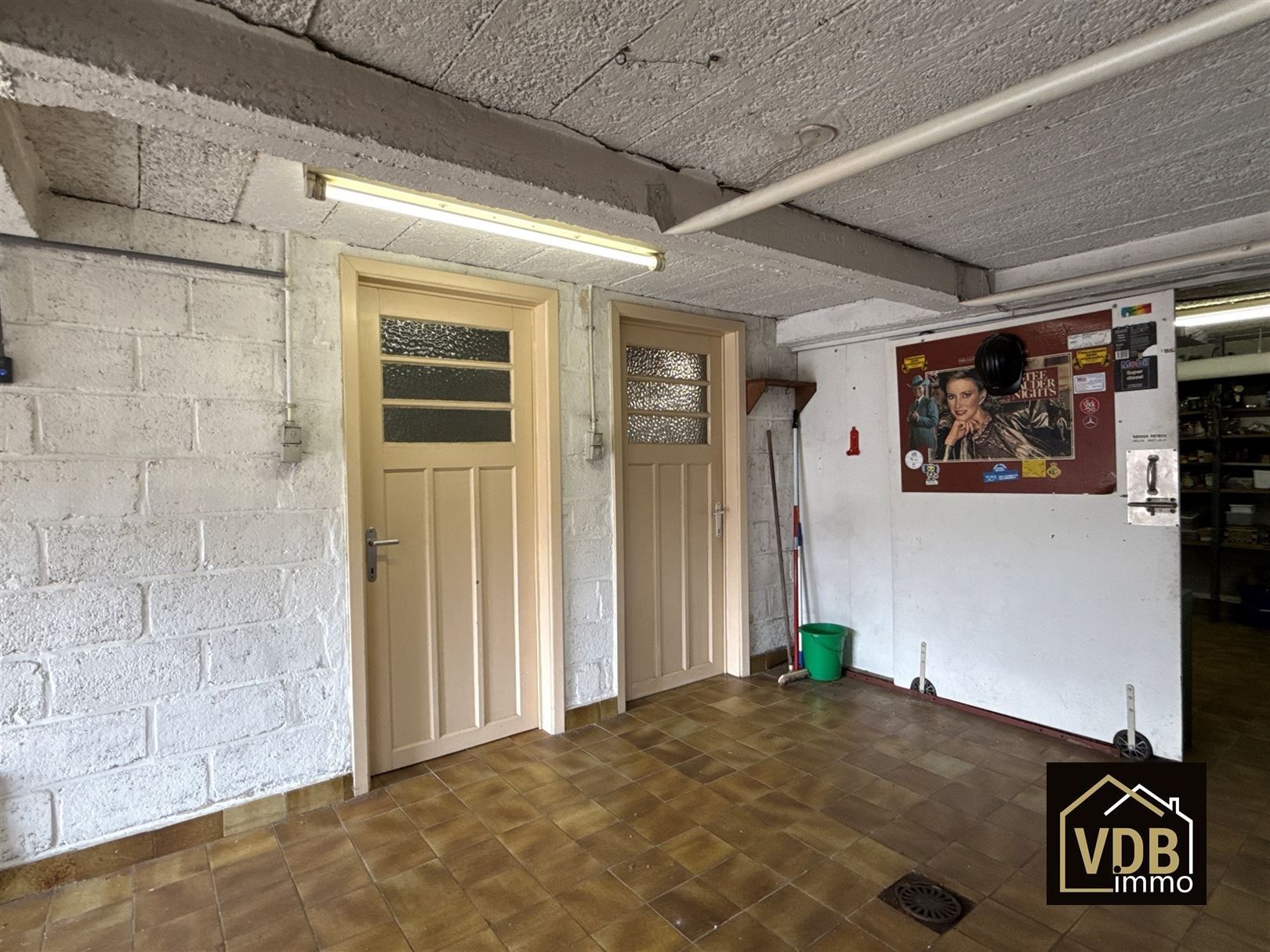 BUNGALOW -  WONING MET 3 SLAAPKAMERS EN 2 GARAGES foto 44