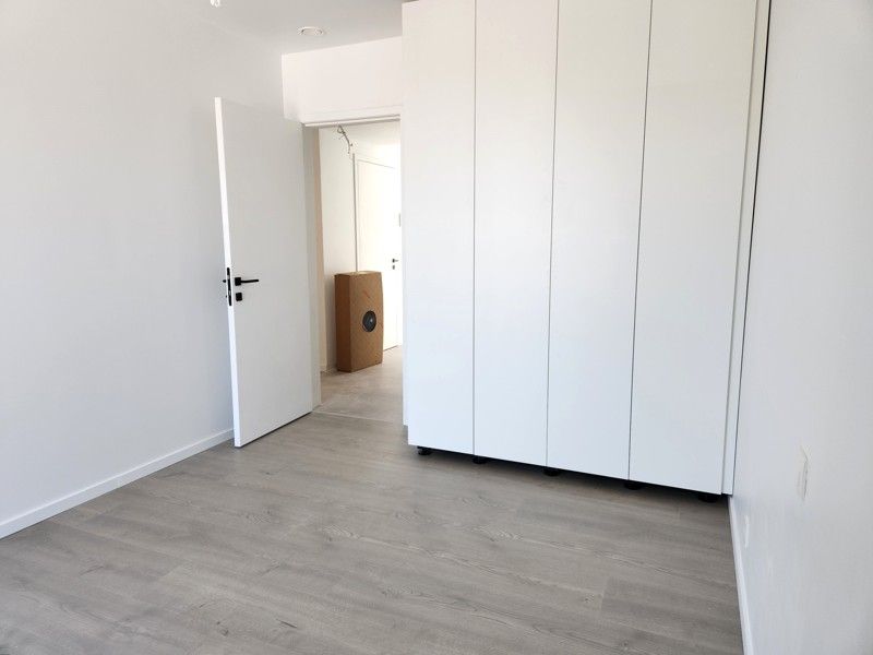 Prachtig 2 slaapkamer nieuwbouwappartement te huur in hartje Wielsbeke! foto 8