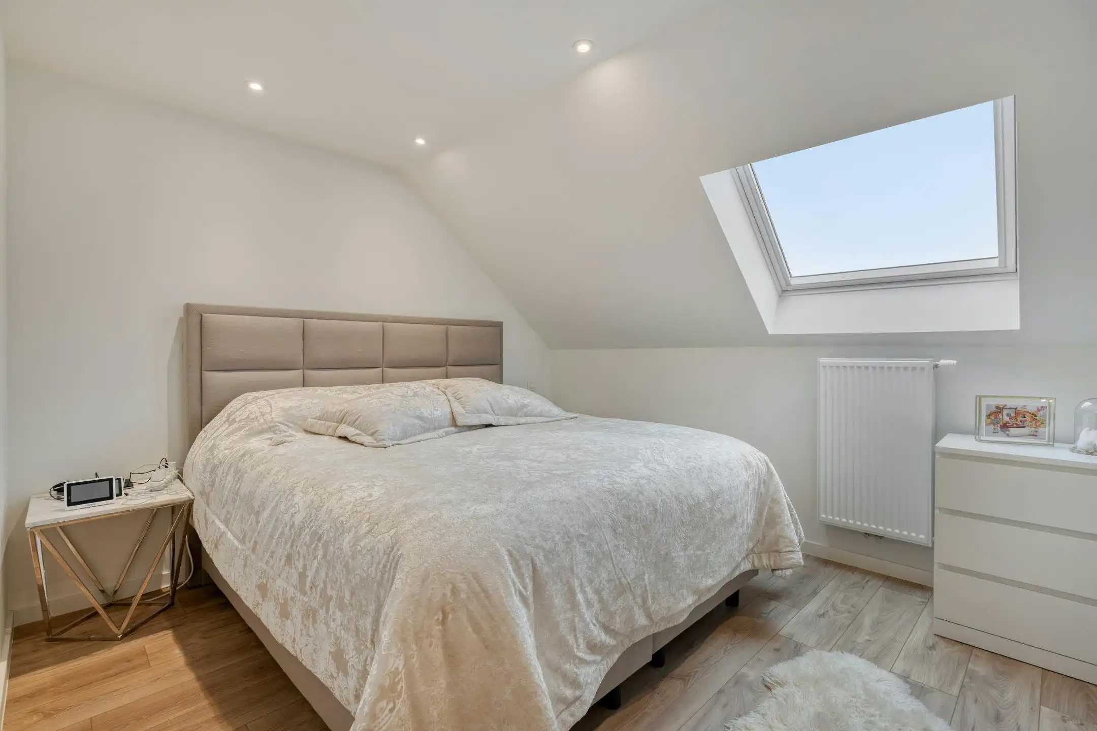 Handelshuis met 4 slaapkamers in het centrum van Oostakker foto 9