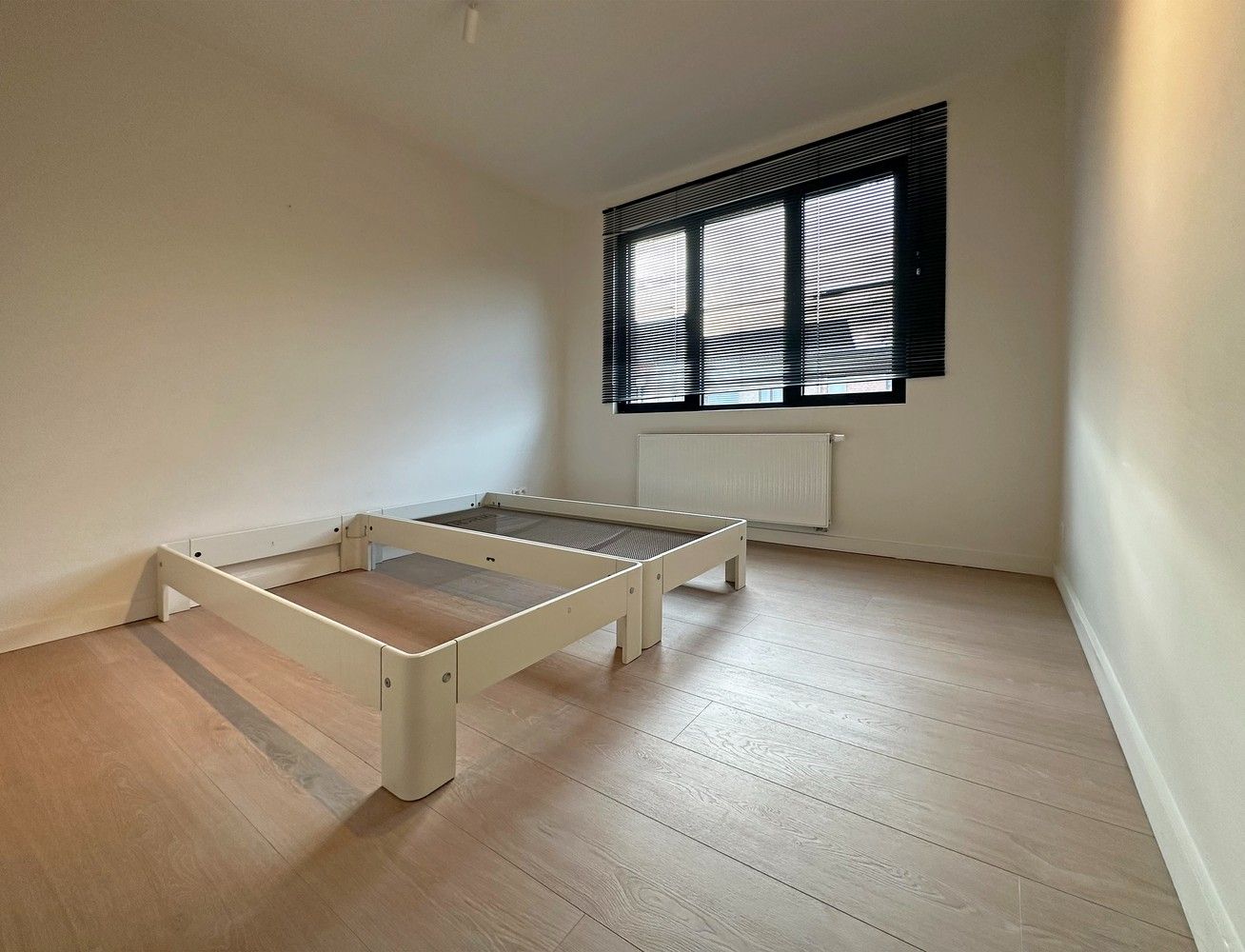 Huis met 3 slaapkamers + dressing en tuin te Wijnegem! foto 7