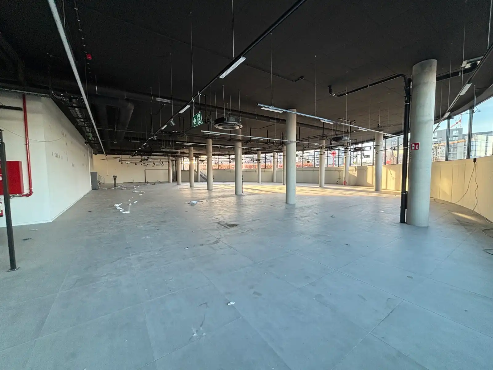 Commerciële ruimte (999 m²) te huur – Keerdok Mechelen foto 3