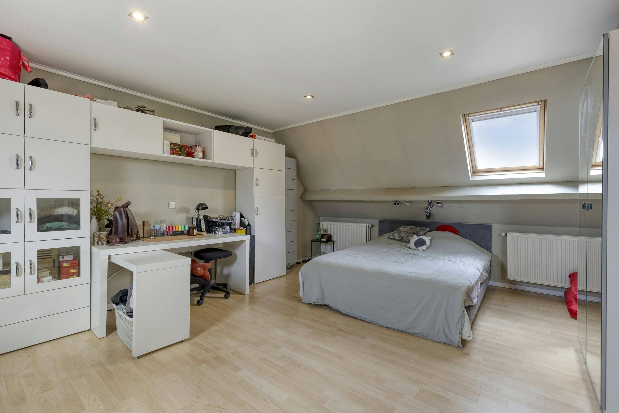 Instapklaar huis met 4 slaapkamers in Assebroek  foto 8