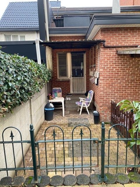 Genk, Nieuwe Kuilenweg 57 - Opbrengsteigendom bestaande uit 2 appartementen, 1 studio, 2 garages, 4 autostaanplaatsen en tuin. foto 9