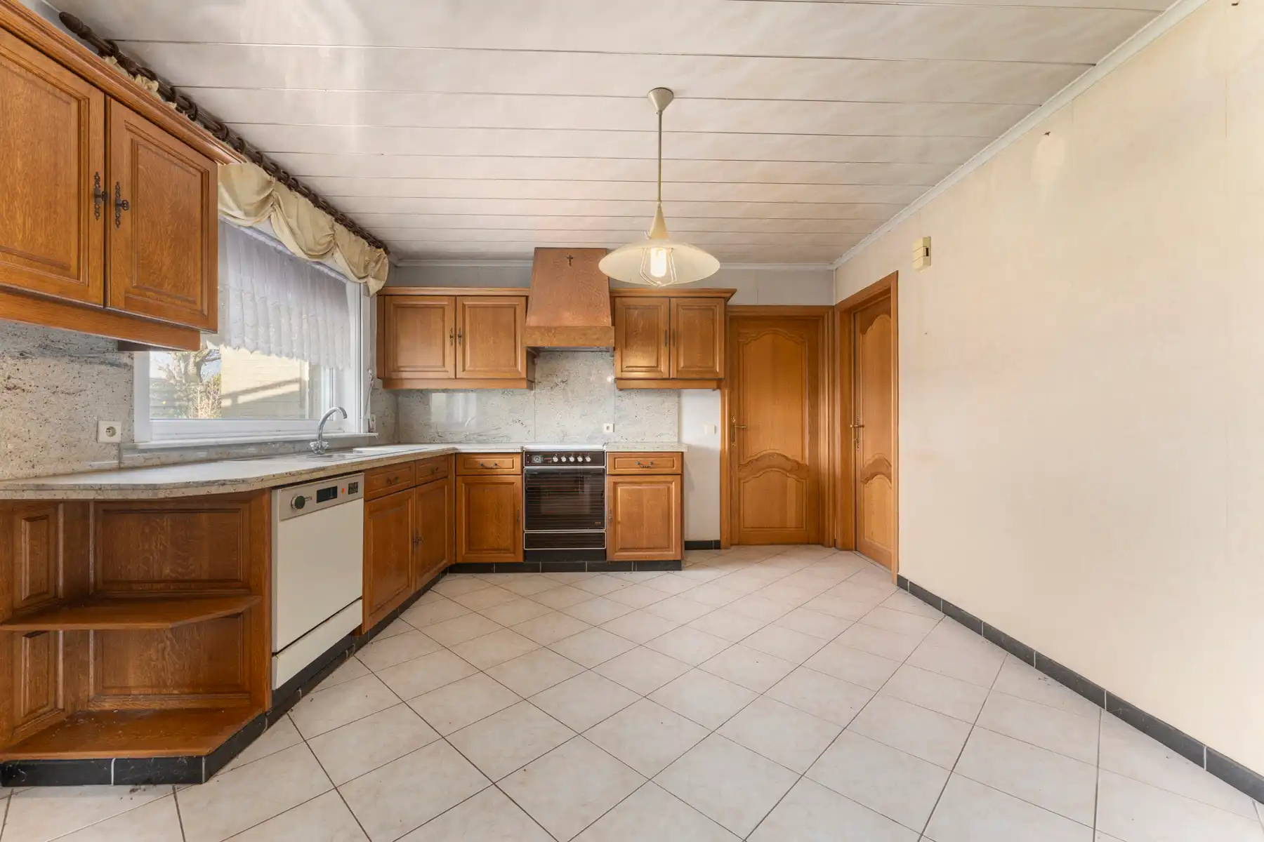 Bungalow met potentieel in centrum Torhout foto 6