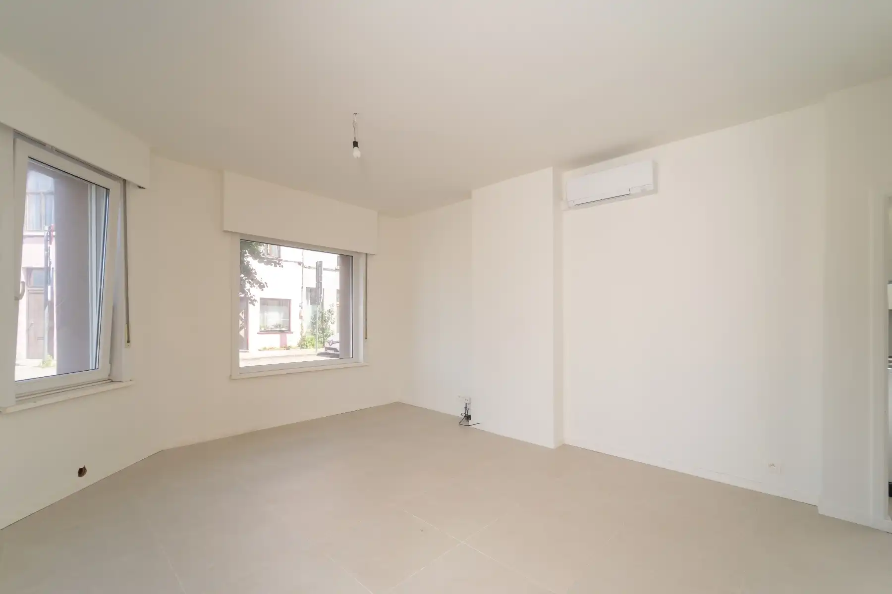 Gerenoveerde lichtrijke hoekwoning aan het water foto 18