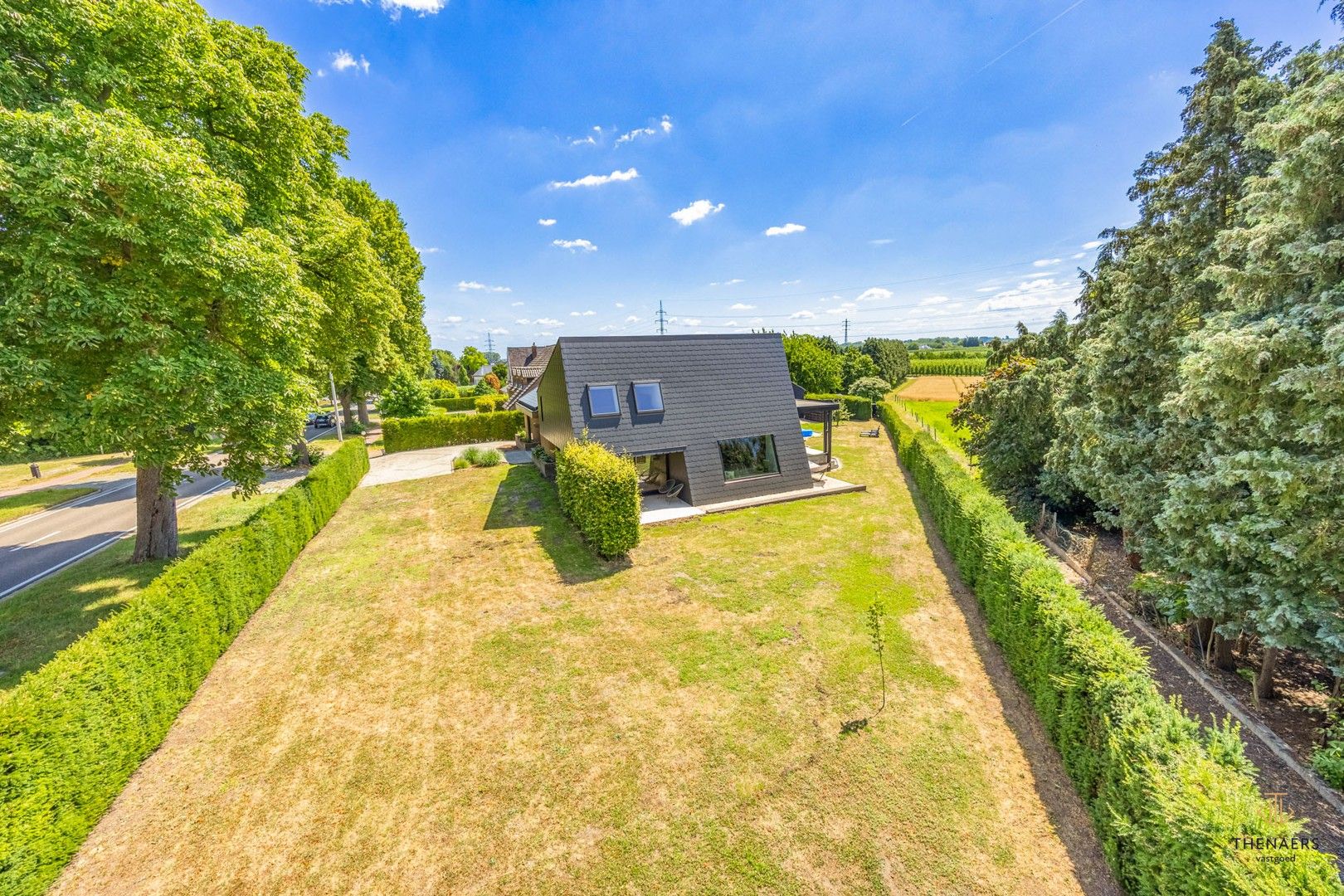 UNIEKE GERENOVEERDE WONING MET 4 SLAAPKAMERS EN PRACHTIG UITZICHT OP DE VELDEN. foto 49