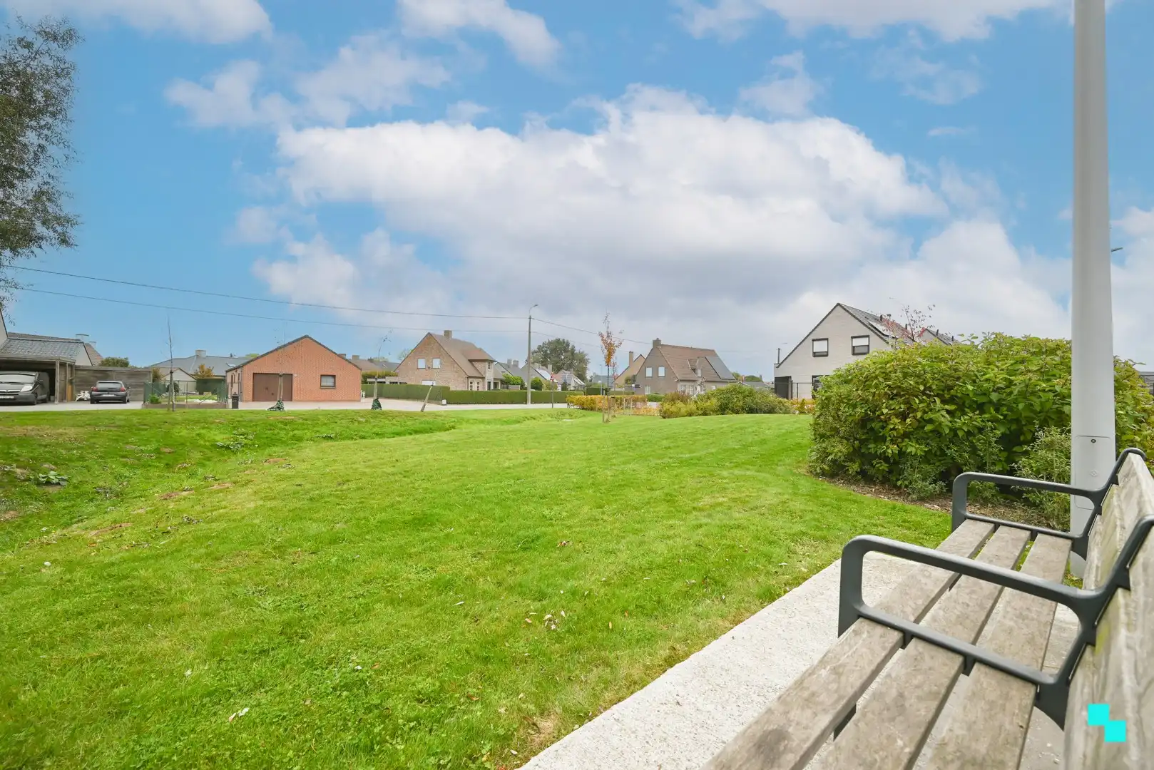 Halfopen nieuwbouwwoning met landelijke verzichten foto 22