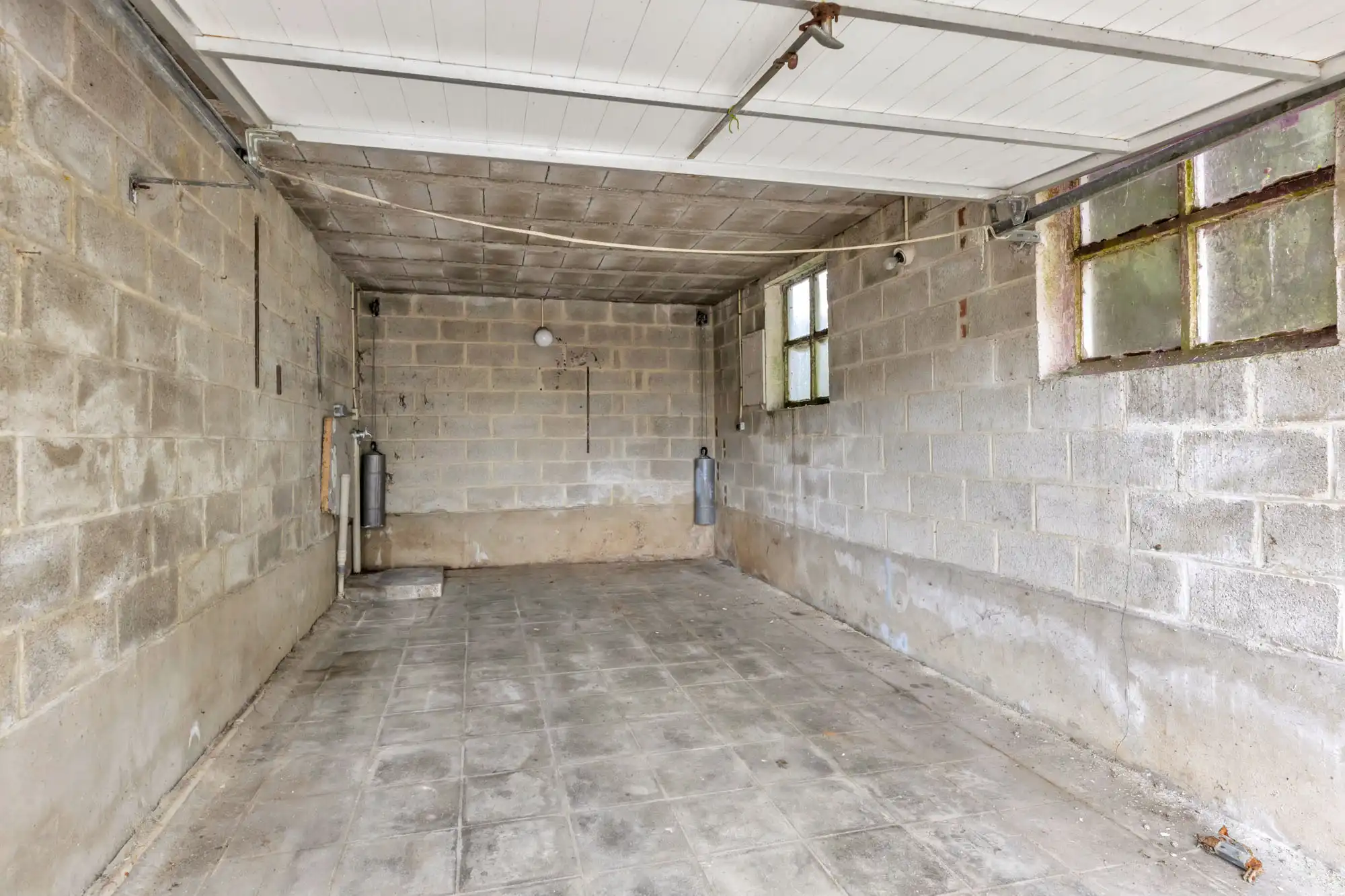 Te renoveren woning op 3a36ca met 3 slaapkamers en garage foto 15